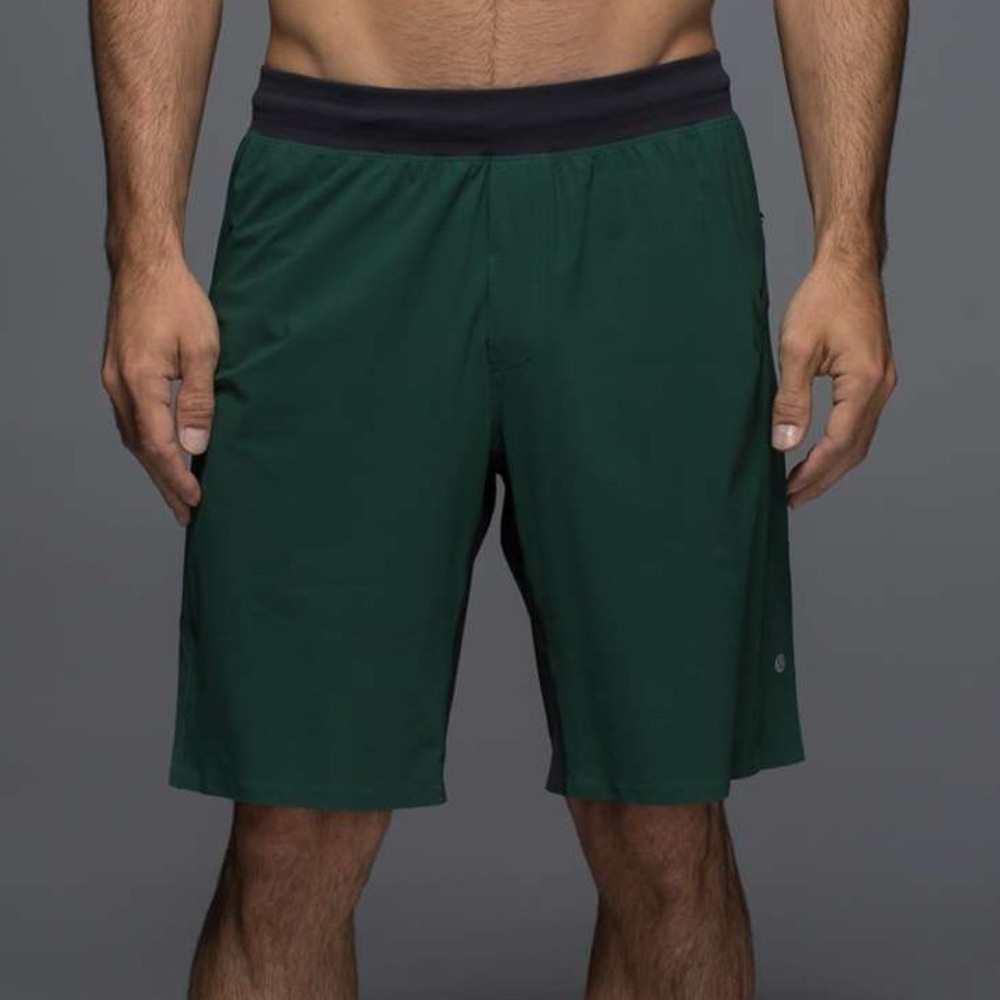 Lululemon Men's Assert Shorts Forest Green Unlined 11” Small
